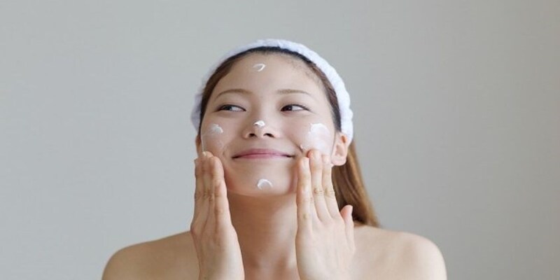 Thoa kem dưỡng da ban ngày đúng cách để tối đa hóa hiệu quả