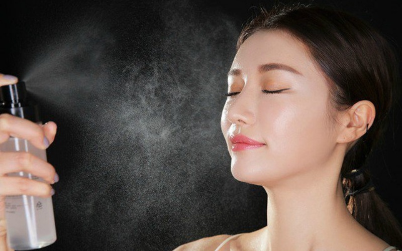 xịt khoáng là gì