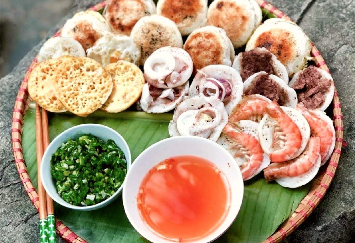 Bánh căn mực ở Đảo Bình Hưng