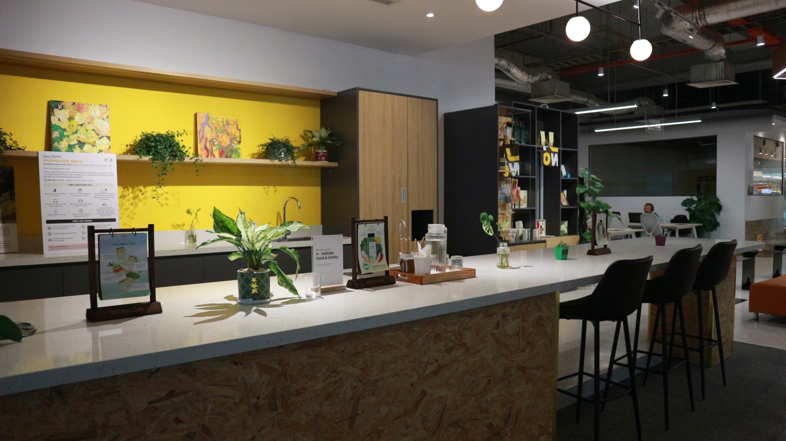 Khu vực Pantry WorkFlow Space Parc Mall