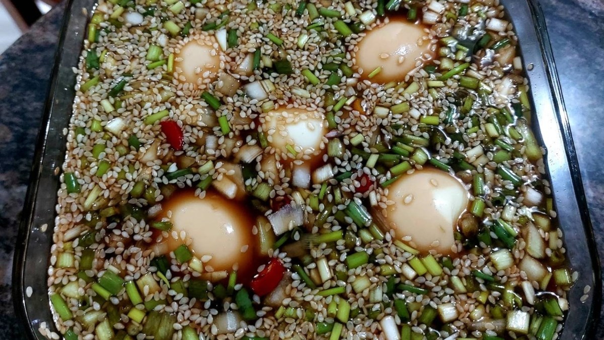 Trứng gà ngâm tương